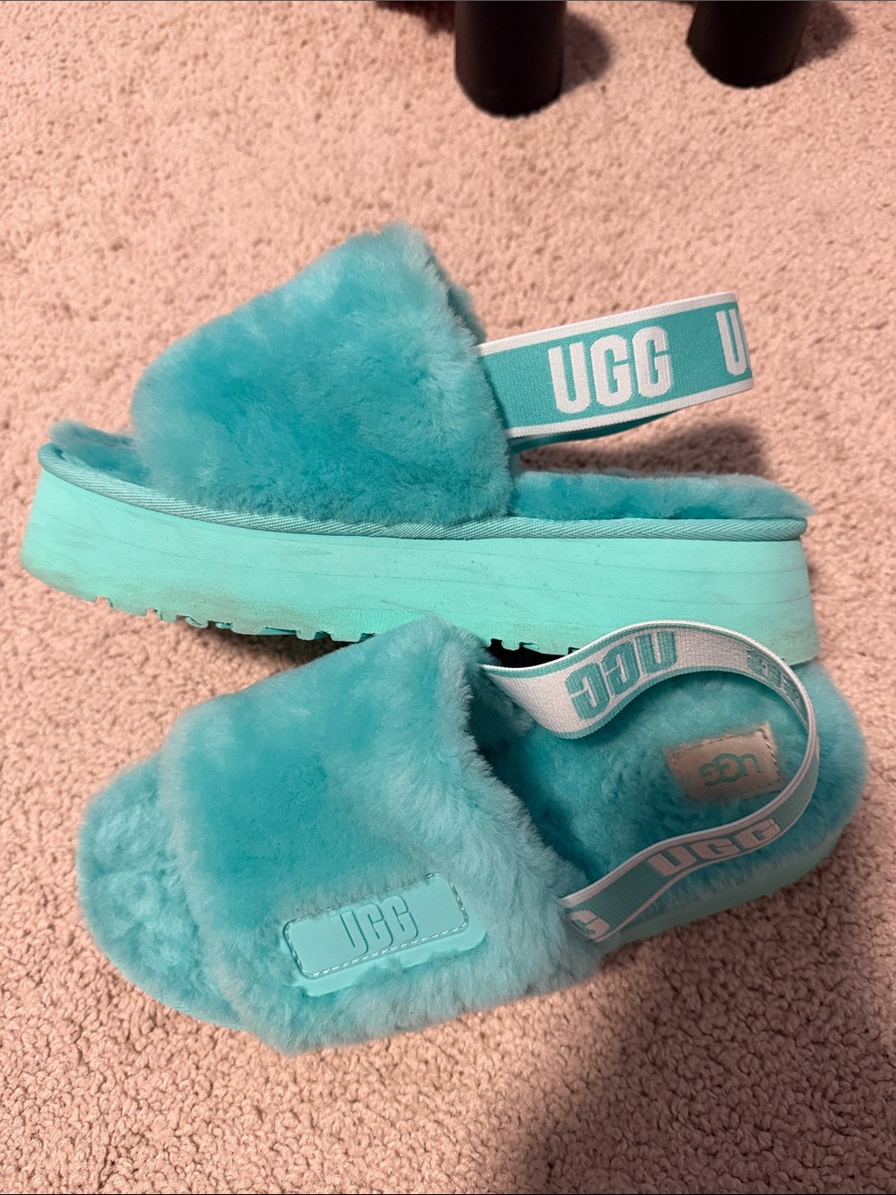UGG size 7 Turquoise teal Slide Sandals